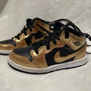 Nike Air Jordan 1 Mid SE metallic gold  Size 8.5 toddler